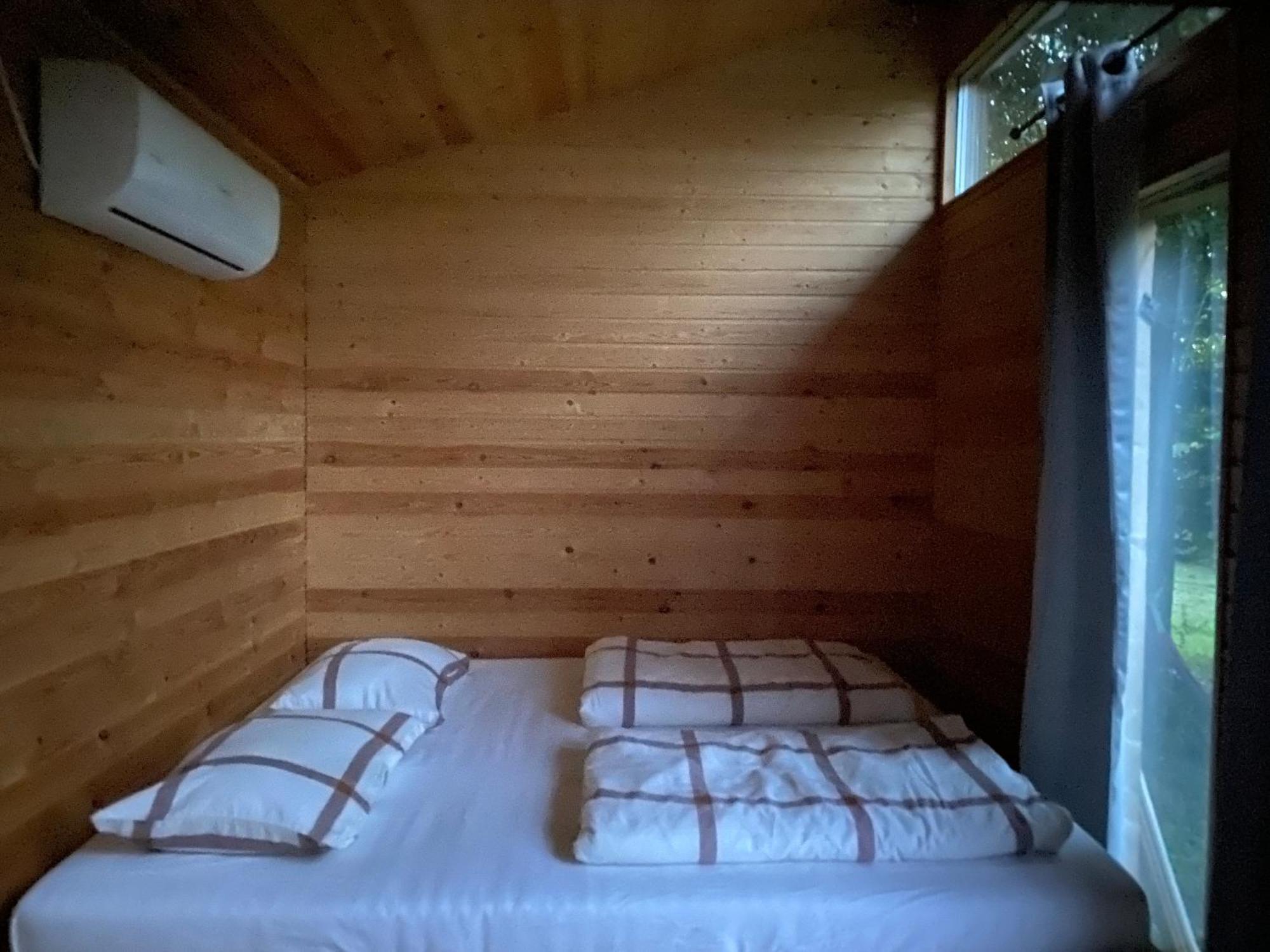 La Padurea Mica Campsite Carbunari (Caras-Severin)